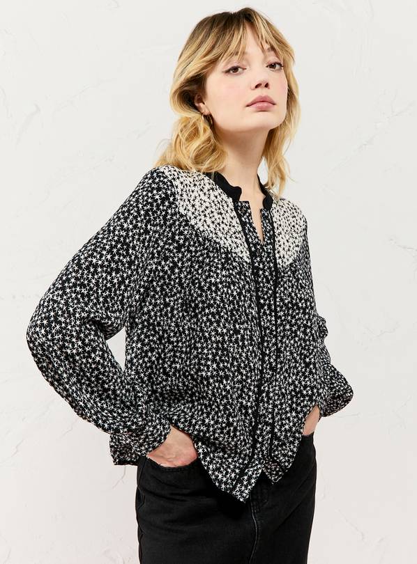 EVERBELLE Star Print Blouse With Piping 10